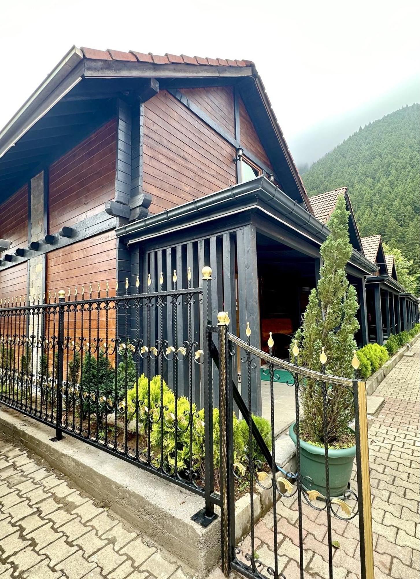 Bungavilla Villa *